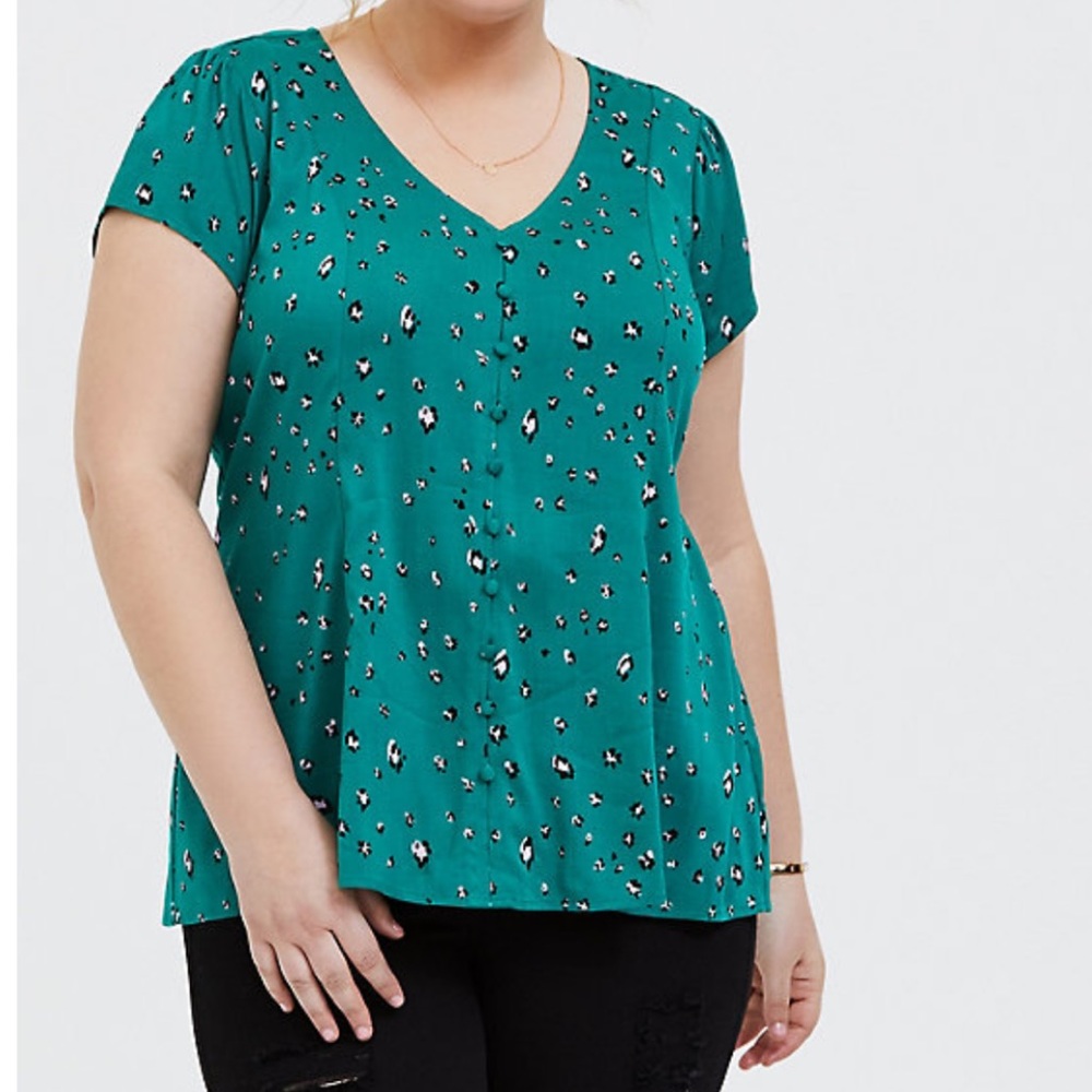 Torrid Emerald Leopard Button & Corset Back Blouse